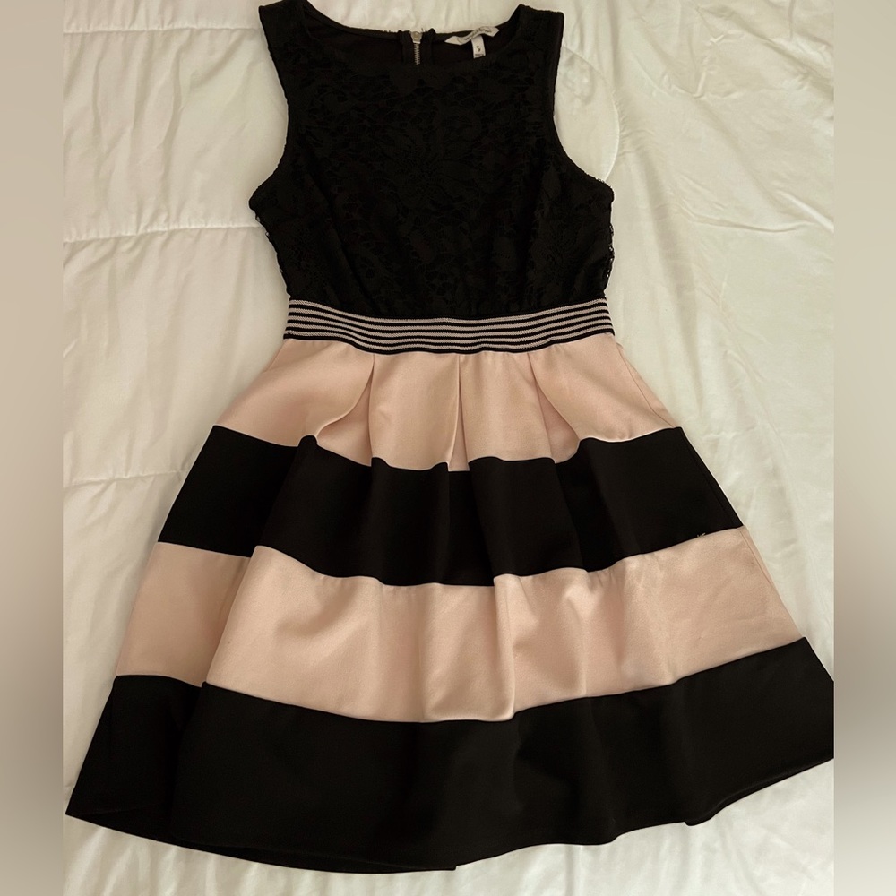 Speechless Junior's Colorblocked
Skirt Fit Flare Dress